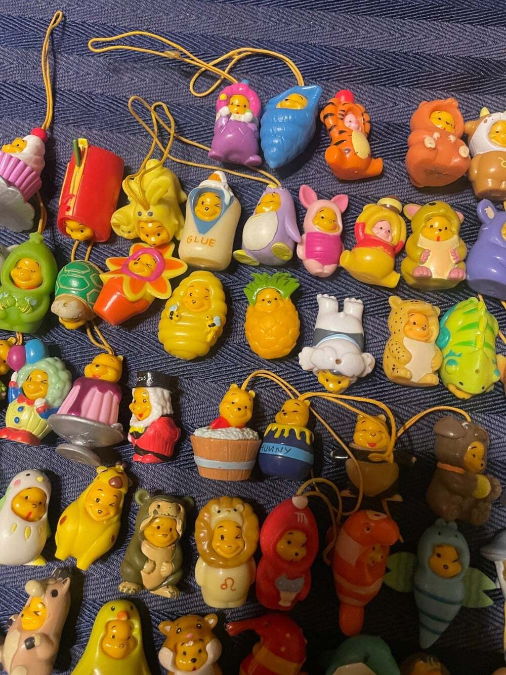 VTG Peek-a-Pooh Phone Charms Lot of 100 Mini Collectibles Winnie The Pooh - Picture 5 of 10
